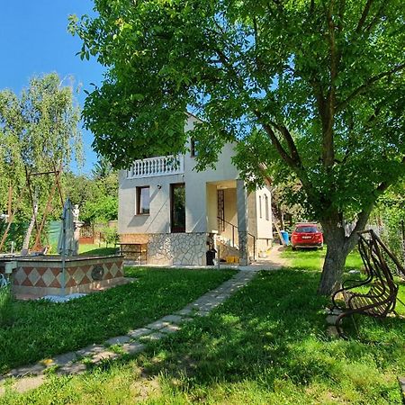 Pilis Hills View Deluxe House With Pool & Ac Near Bp Villa Pilisszentivan Bagian luar foto