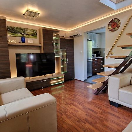Pilis Hills View Deluxe House With Pool & Ac Near Bp Villa Pilisszentivan Bagian luar foto