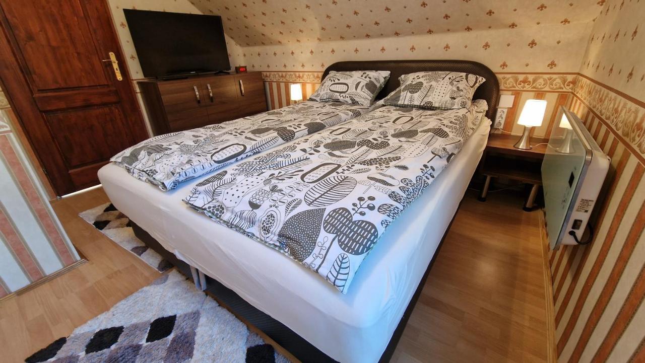 Pilis Hills View Deluxe House With Pool & Ac Near Bp Villa Pilisszentivan Bagian luar foto