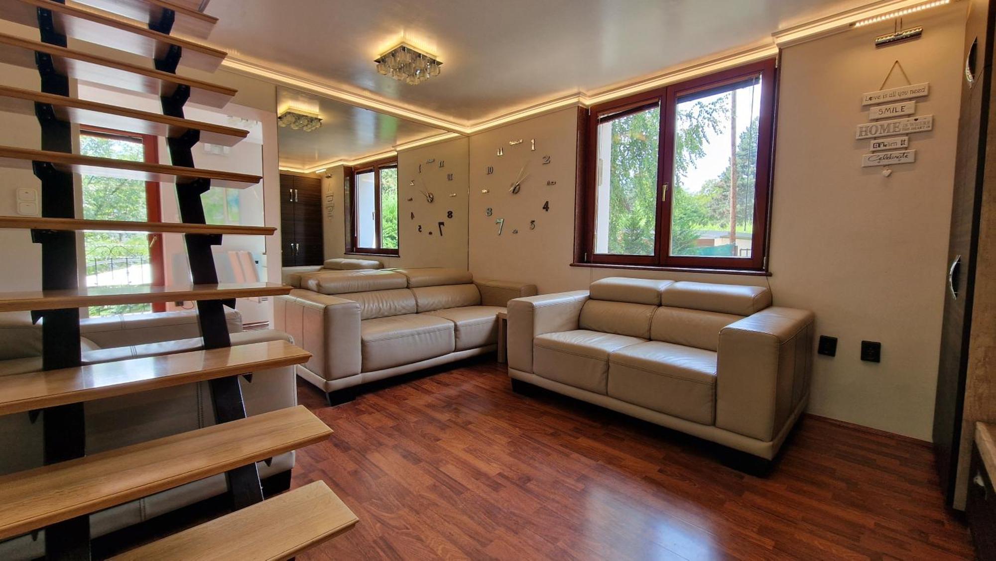 Pilis Hills View Deluxe House With Pool & Ac Near Bp Villa Pilisszentivan Bagian luar foto